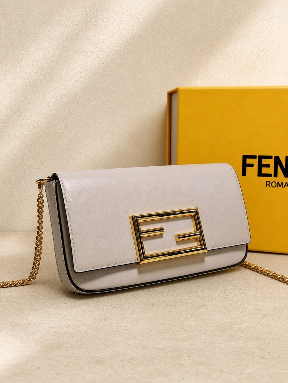 Fendi Smooth White Calfskin Purse with Gold FF Chain - Picture 4 of 8